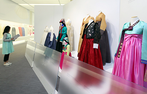 광복 이후 한복의 70년을 한자리에서 만나다