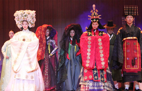 호주 캔버라를 빛낸 한복패션쇼