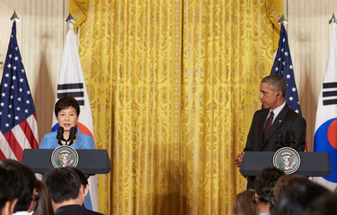 한•미 두 정상, '북한 핵실험 강행시 대가 치를 것'