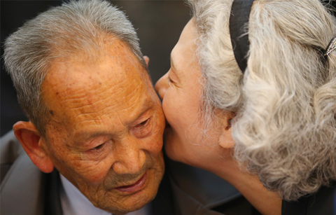 오랜 기다림, 짧은 재회