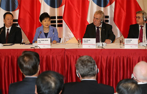 박 대통령, 체코에 무역․기술․문화 3대 협력 방안 제시