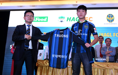 베트남 축구선수, K리그에 첫 입단