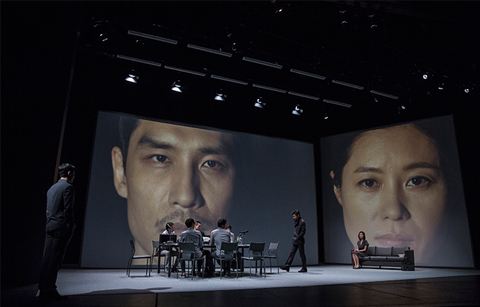 연극 ‘빛의 제국’, 답이 없는 게 답?