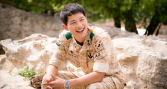 '태양의 후예' 송중기가 ‘한국 이야기 속으로 부른다’