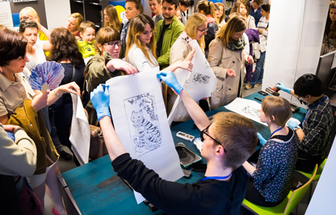 한국 문화, 바르샤바의 밤을 밝히다