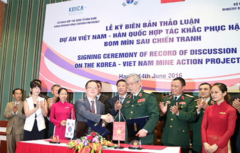한국과 베트남, 함께 지뢰 제거 하기로