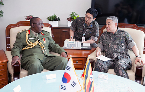 한•우간다 군사 협력 논의