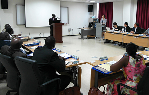 한국, 우간다•베트남과 전자정부•철도 협력