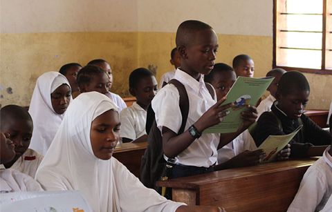 한국 동화 읽고 서당서 한글 배우는 아프리카 아이들
