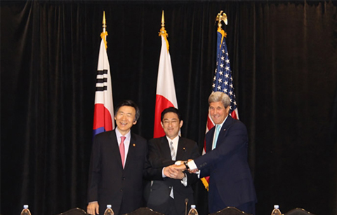 한•미•일 외교장관, ‘강력한 대북제재 필요’