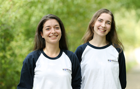 웃어른을 공경하는 한국이 좋아요