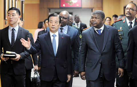 	한•앙골라, 수교 24년 만에 첫 국방장관 대담