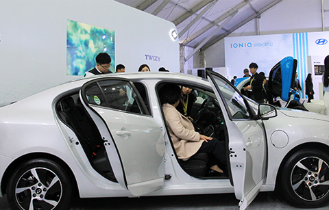 	친환경 기술 혁신 체험하는 전기차 엑스포