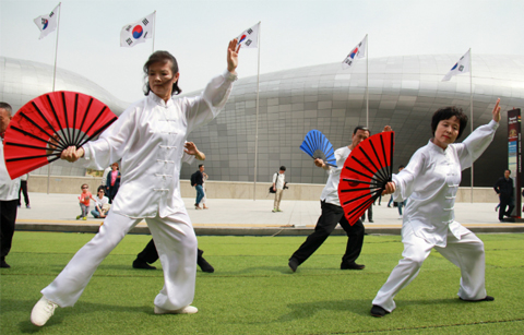 디자인과 패션의 명소에서 만난 3국의 전통과 문화