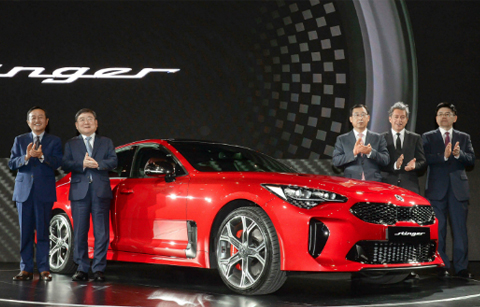 기아 첫 스포츠세단 ‘스팅어’ 출시