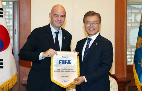 	문 대통령, 인판티노 FIFA 회장 접견