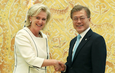 	문 대통령, 벨기에 공주 접견