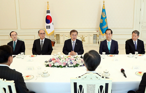 	문 대통령, “트럼프 대통령과 우의와 신뢰 쌓는데 주력”