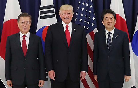 한•미•일 정상 굳건한 '북핵 공조'