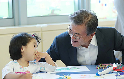 문 대통령, 건강보험 보장강화 대책 발표