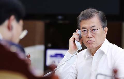 한·일 정상통화, ‘대북 압력 강화’