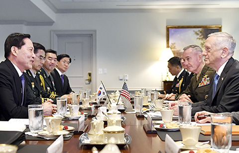 한·미 국방장관회담, 강력한 연합방위태세 지속 발전 