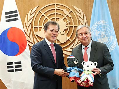 문 대통령, 유엔 사무총장과 북한 및 국제현안 논의