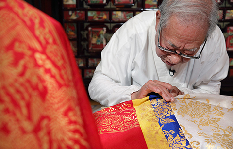 세월의 이야기를 간직한 ‘오래가게’