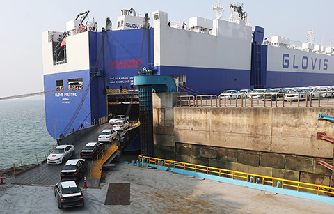 한국 9월 수출액, 역대 최대 551.3억 달러 달성