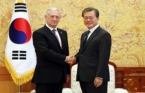 문 대통령, 매티스 미국 국방장관 접견