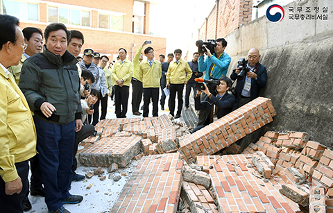 한국정부, 포항 지진피해 복구 주력