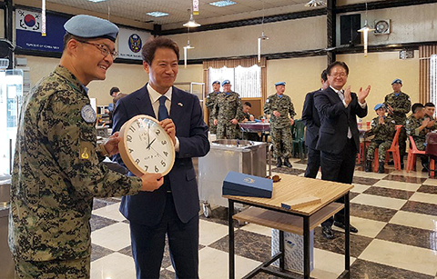 임종석 청와대 비서실장, UAE·레바논 파병장병 격려