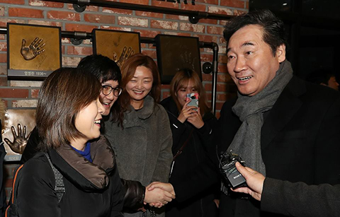 이 국무총리, 두 번째 영화 번개는 ‘1987’