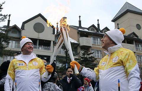 대장정 마친 성화, 마침내 올림픽 개최지 도착