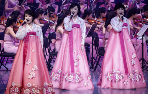 15년 만에 찾아온 북한예술단 “반갑습니다”