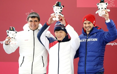 윤성빈, 아시아 최초 '스켈레톤 금메달' 획득