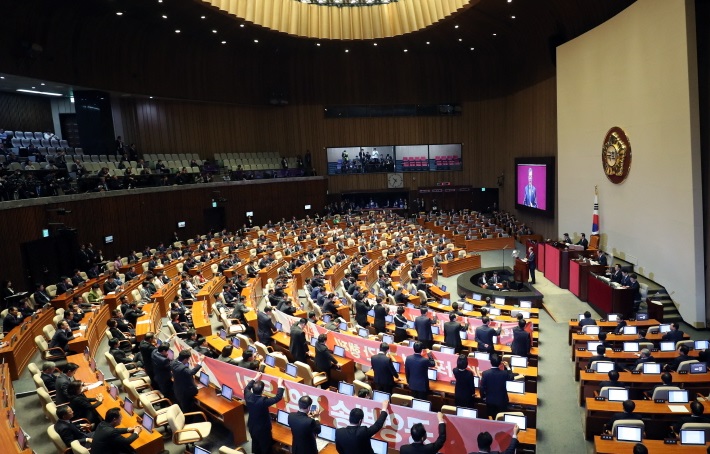 ‘외국인 출입국관리법 개정안’ 국회 통과