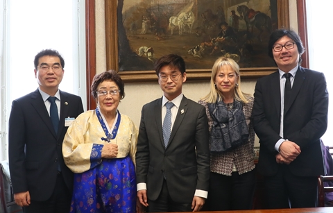 프랑스에서 울려 퍼진 위안부 할머니의 ‘미투(#MeToo)’