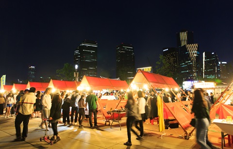 ‘서울 밤도깨비 야시장’ 개장