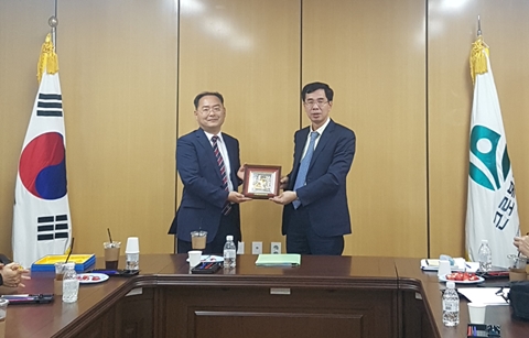 한국 콜센터 기술 배우는 베트남