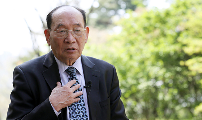 180417_displacedfamily_main