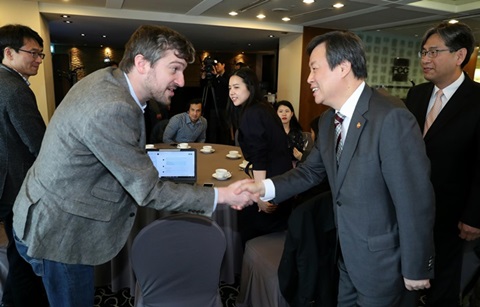 외신, 남북정상회담 앞두고 뜨거운 취재 열기