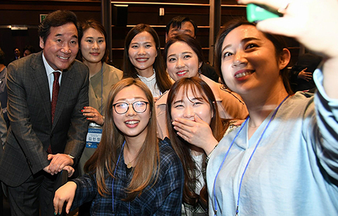 이 총리 “평창올림픽 자원봉사자, ‘한반도의 봄’에 기여”