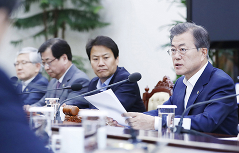 문 대통령 “남북∙북미 대화 지속 시 한미연합훈련 중단 검토”