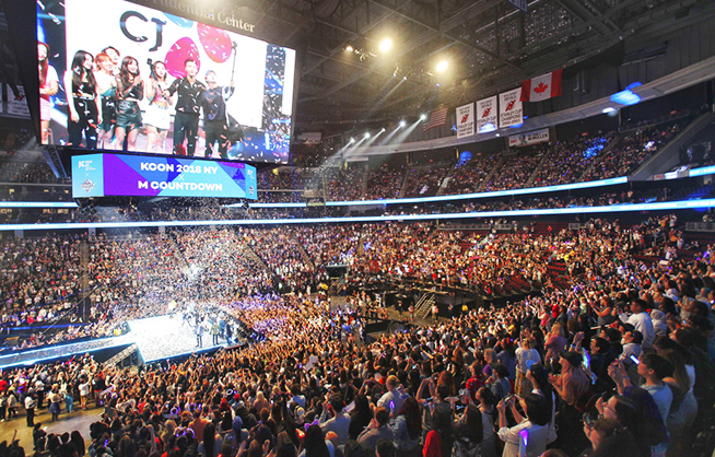 케이콘, 뉴욕을 흔들다… 한류팬 5만3000명 열광