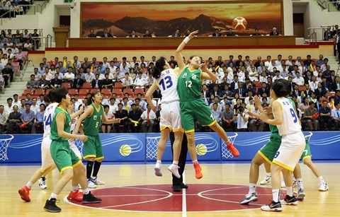 농구로 하나 된 남북… 15년 만에 평양서 농구 교류