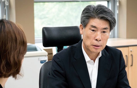 윤종원 청와대경제수석, 한국경제정책 기조 ‘포용적 성장’ 설명