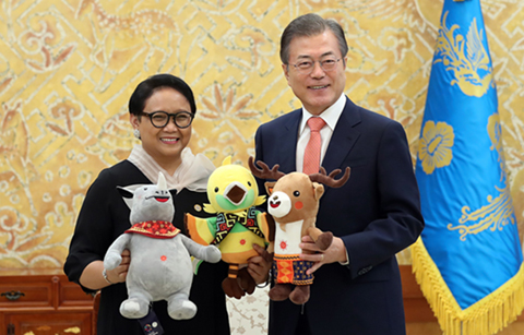 문 대통령, 인도네시아 대통령 특사 접견 “아시안게임 성공 기원”