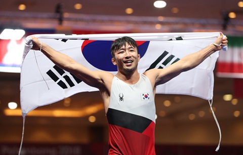 [아시안게임 하이라이트 Day 4] 레슬링 빛나는 금메달… 2연패 달성