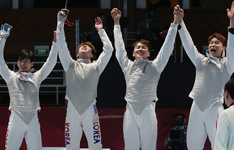 [아시안게임 하이라이트 Day 7] 한국 대표팀 ‘골든데이’, 남자 펜싱 24년 만의 금메달 